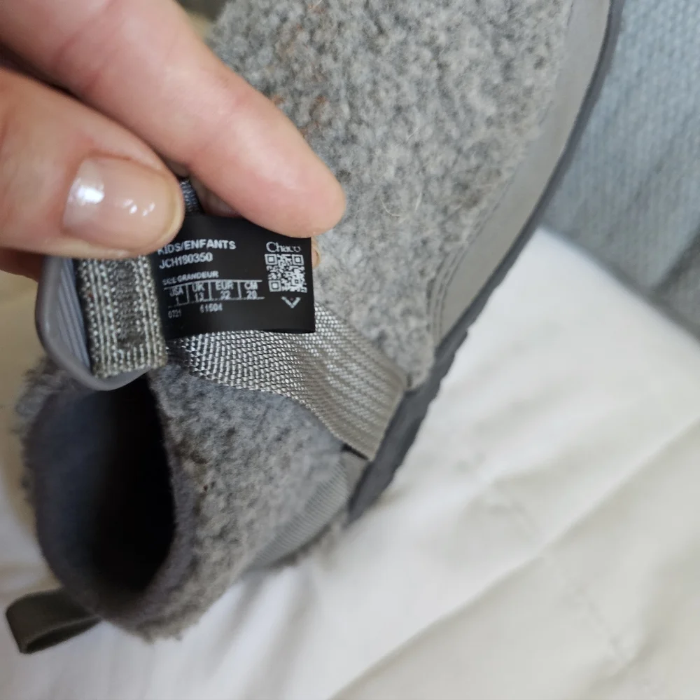 Chacos Ramble Fluff bootie. Shearling Cozy Gray Kids Sz 1. Unisex - Picture 2 of 11